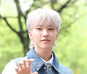 [E포토] 세븐틴 호시, '시그니처 아기 호랑이 포즈'