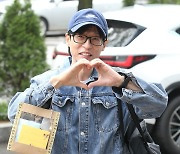 [ET포토] 유재석, '포즈는 뭐든지 흔쾌히'