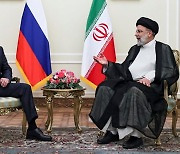 이란 대통령, 푸틴에 “중동 긴장 증폭엔 관심 두지 않아”