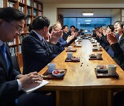 조국혁신당, '회기중 골프·코인 보유·공항 의전실 이용' 등 금지