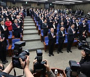 “관리형”vs“혁신형”… 국힘, 비대위 놓고도 갑론을박