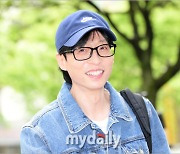 [MD포토] 유재석 '싱크로유' 첫 촬영 왔어요