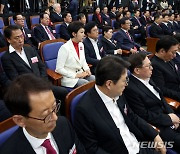 여 당선인 일동 "오직 국민만 바라볼 것…당정 소통 강화"(종합)