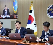 윤 "국민으로부터 매서운 평가 받아…저부터 잘못했다"(종합)