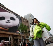 중국, 소비부진 이어져···3월 소매판매 3.2%로 예상치 하회