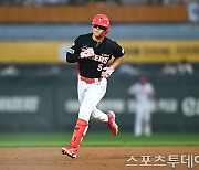 [ST포토] KIA 김도영, '김광현 상대로 솔로포'