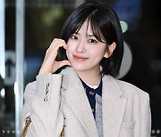 "잠깐만요"…안유진 '찐'당황, 인사부터 아이브 컴백 '초대형 스포' [엑's 이슈]