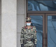 보초서는 북한 병사