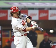 최정, 9회 동점포로 KBO 통산 홈런 공동 1위…SSG, KIA에 역전승