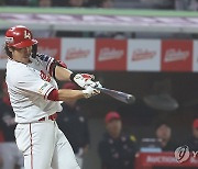 '불멸의 기록' 향해 전진…최정, 통산 홈런 공동 1위·득점 1위