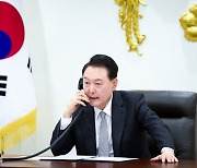 尹대통령·기시다 15분간 전화회담 "한미일 공조 강화"