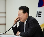 尹대통령, 기시다와 통화…"한일·한미일 긴밀 협력으로 역내평화 기여" [종합]