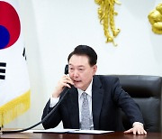 尹, 기시다와 통화…"한일·한미일 긴밀 협력으로 역내평화 기여"