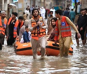 이례적인 4월 ‘폭우’로 나흘만에 110여 명 사망···파키스탄·아프칸 피해 늘어