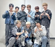KQ엔터테인먼트 보이그룹 싸이커스, 첫 공식 응원봉 출시