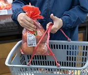 "사과·배 먹기 힘들어질까"…재배면적 줄고, 수입은 안 되고