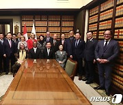 퍼거슨 하원의장과 회담 마친 김진표 국회의장