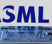 美 제재 불구, ASML 매출 절반은 中…삼성·TSMC 수요는 부진