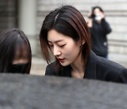 여론 악화 의식했나… 김새론, 건강상 이유로 복귀작 연극 ‘동치미’ 하차