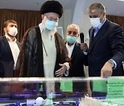 이란군 사령관 "이스라엘이 핵시설 공격시 핵 원칙 재검토"