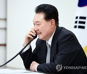 尹대통령, 기시다와 통화…"한일·한미일 협력으로 역내평화"(종합)