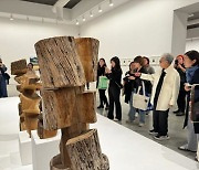 베니스 비엔날레 초청받은 '89세 전성기' 조각가 김윤신 "미술사에 남고 싶다"
