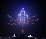 제주가 쏘아올린 로켓… 1000대의 드론쇼… 제주의 밤은 낮보다 아름다웠다