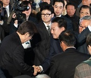 尹-이재명 영수회담 언제?…대통령실 "날짜·형식 미정"