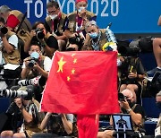 “중국, 도쿄 올림픽 여자 계영 도핑 선수 출전…금메달 박탈”
