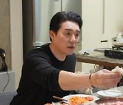 "내 여자는 게 찔 일 없어"..이태곤, '살림남' 제작진 위해 15인분 요리 [Oh!쎈 예고]
