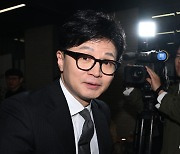 한동훈-홍준표 차기 대권 주도권 싸움…韓, 잠행 이어갈 듯