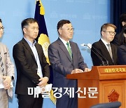 [포토] 국민연금 개혁안 설문조사 결과 공개하는 김상균 국회 연금특위 공론화위원장