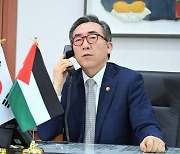 요르단 외교장관과 전화 통화하는 조태열 장관