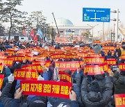 [사설] 1억 뒷돈 노조위원장 또 출마, 정치권 따라 한다