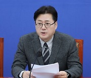 [사설] “독립운동가가 돈봉투 받고 룸살롱 가나?”