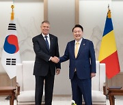 韓·루마니아 정상 "방산 최적의 파트너로 협력"