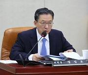 조국 '범야권 연석회의' 제안에…친명계 "국회의원 아니지 않나"