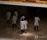 "전공의 사직서 수리해달라"…경기도의사회, 가처분 신청