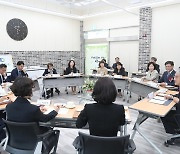 '모든 정책을 학교 중심으로'…경남교육청, 지역교육업무협의회
