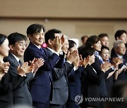 '총선 승리' 자축하는 조국혁신당