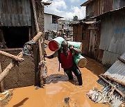 케냐 나이로비 폭우로 홍수…"4명 사망 6명 실종"