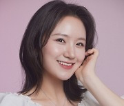부산 출신 신인가수 최지예, '뒤돌아 봐라' 첫 싱글 앨범 발표