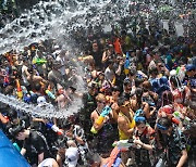 태국 송끄란 축제 기간 코로나 변이 환자 급증…사망자도 발생