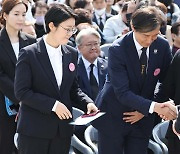 '범야 연석회의' 조국 제안...민주, "논의 안 돼" 견제
