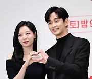 ‘눈물의 여왕’ 대박에도 김수현 김지원 인터뷰 안한다, 빌런 박성훈은?
