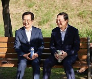 김동연, 하오펑과 6개월 만에 재회... '새로운 30년, 교류협력 심화'