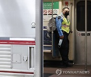 美 LA 지하철서 50대 승객 살해 혐의 40대 남성 체포