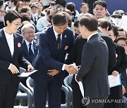 민주, 조국당 견제하나…'범야권 연석회의' 曺제안 사실상 거절