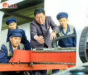 북한, 당 일꾼들에게 제품 질제고 당부…원산통풍기공장 조명