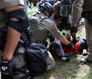 [포토] 친팔레스타인 시위자 체포